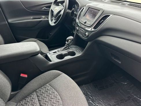 Used 2024 Chevrolet Equinox LT image 18