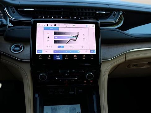 New 2025 Jeep Grand Cherokee Summit image 22