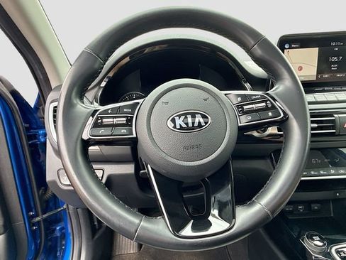 Used 2021 Kia Seltos SX w/ SX Sunroof Package AWD/4WD image 17