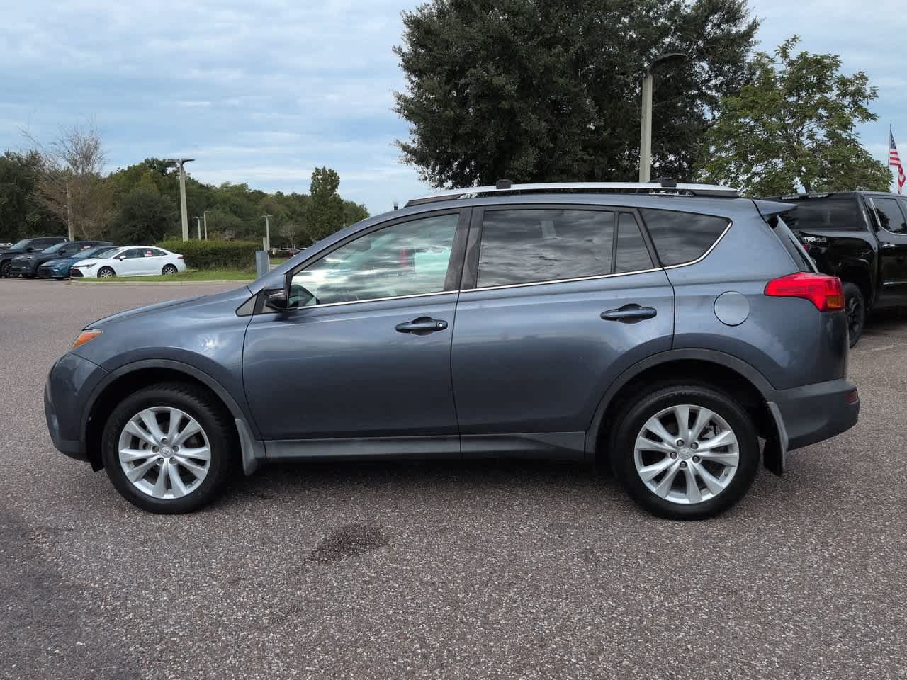 Used 2014 Toyota RAV4 Limited w/ Technology Package FWD image 3