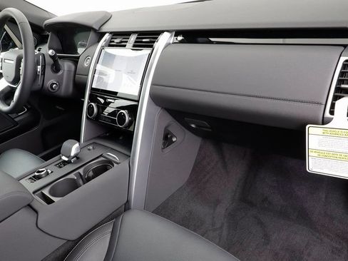 New 2025 Land Rover Discovery S AWD/4WD image 21