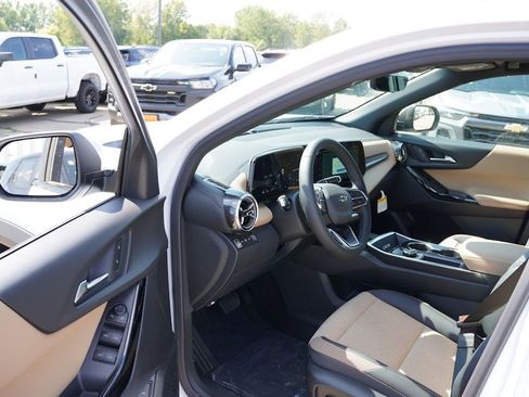 New 2026 Chevrolet Equinox ACTIV w/ Safety and Technology Package AWD/4WD image 10