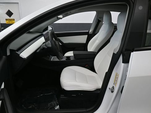 Used 2021 Tesla Model Y Long Range AWD/4WD image 11