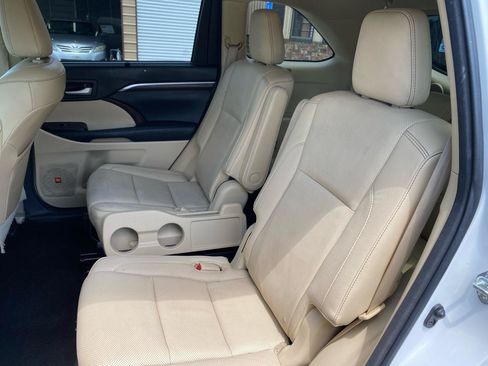 Used 2015 Toyota Highlander Limited Platinum AWD/4WD image 7