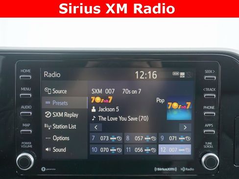 Used 2021 Toyota Highlander XLE image 10