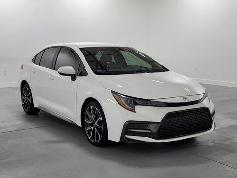 Used 2020 Toyota Corolla SE FWD image 2