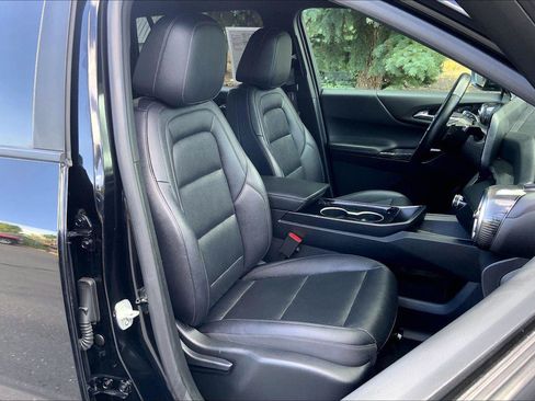 Used 2025 Chevrolet Equinox LT w/ Convenience Package II FWD image 7