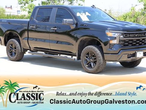Used 2024 Chevrolet Silverado 1500 Custom Trail Boss w/ Dark Appearance Package AWD/4WD image 1