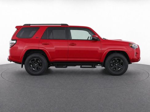 Used 2024 Toyota 4Runner SR5 AWD/4WD image 9