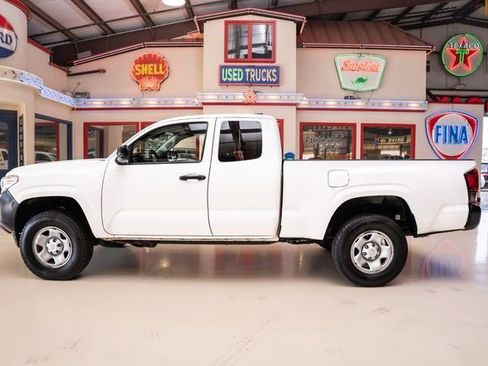 Used 2023 Toyota Tacoma SR image 6