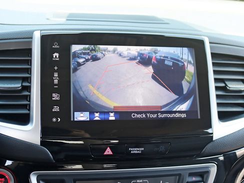 Used 2017 Honda Pilot Touring image 22