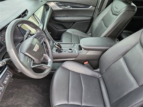 Used 2021 Cadillac XT6 Premium Luxury image 13