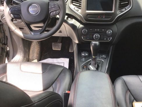 Used 2022 Jeep Cherokee Trailhawk w/ Premium Leather Package AWD/4WD image 7