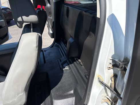 Used 2016 Chevrolet Colorado W/T AWD/4WD image 16