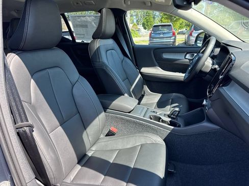 New 2026 Volvo XC40 B5 Core w/ Climate Package AWD/4WD image 21