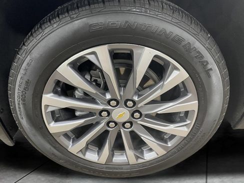 Used 2023 Chevrolet Traverse Premier AWD/4WD image 18