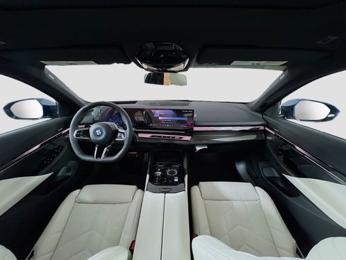 New 2026 BMW 550e xDrive w/ Executive Package image 9