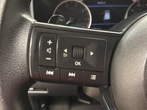 Used 2024 Nissan Rogue SV FWD image 18