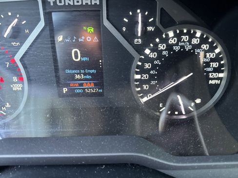 Used 2023 Toyota Tundra Limited image 23