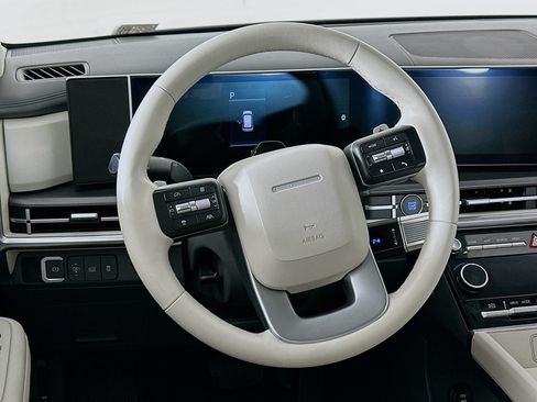 Used 2025 Hyundai Santa Fe SEL FWD image 18