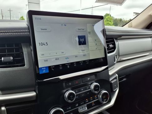 Used 2024 Ford Expedition XLT RWD image 30