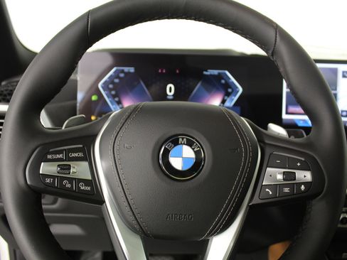 Used 2026 BMW X5 sDrive40i image 14