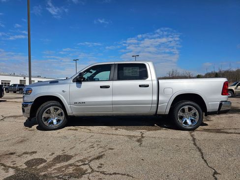 New 2026 RAM 1500 4x4 Crew Cab image 8