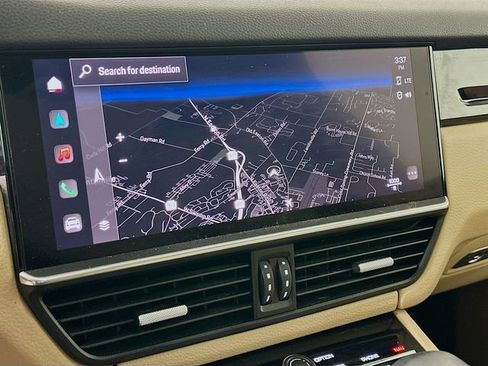 Used 2022 Porsche Cayenne image 13