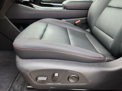 Certified 2025 Chevrolet Traverse Z71 AWD/4WD image 10