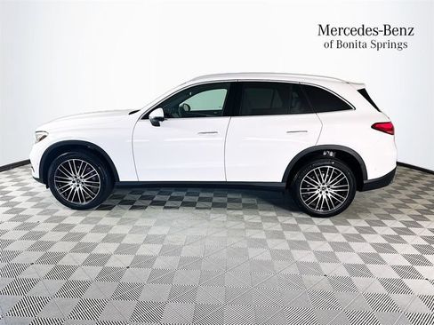 Used 2026 Mercedes-Benz GLC 300 image 4