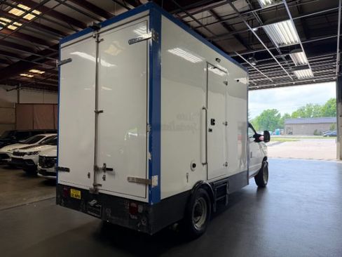 Used 2023 Ford E-350 and Econoline 350 Super Duty w/ Power Windows & Locks Group RWD image 4