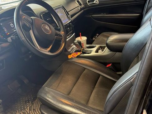 Used 2019 Jeep Grand Cherokee Altitude AWD/4WD image 2