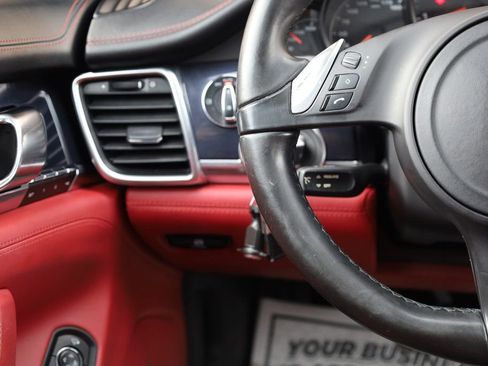 Used 2015 Porsche Panamera 4 image 31