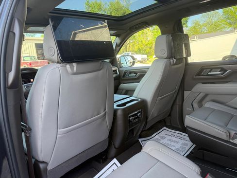 Used 2025 GMC Yukon Elevation w/ Elevation Premium Package image 21