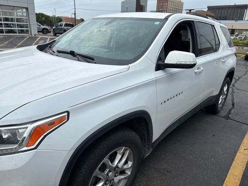 Used 2018 Chevrolet Traverse LT AWD/4WD image 1