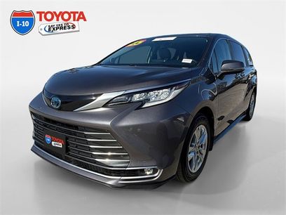 Certified 2023 Toyota Sienna Limited