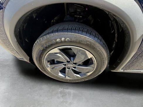 Used 2025 Nissan Rogue SV FWD image 33