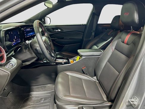 Used 2025 Chevrolet Trax RS w/ Driver Confidence Package image 18