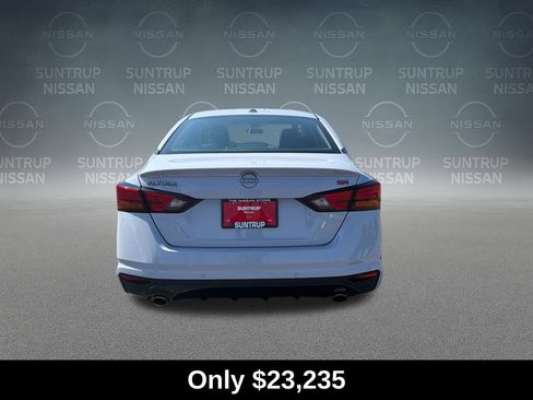 Used 2025 Nissan Altima 2.5 SR FWD image 4