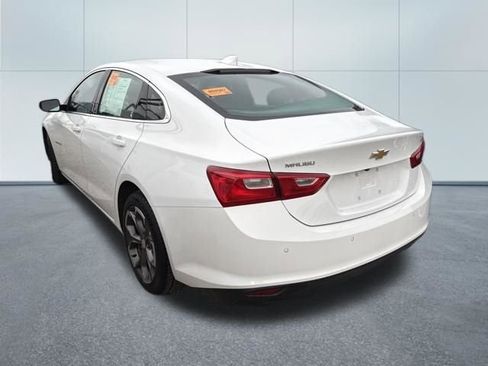 Used 2024 Chevrolet Malibu LT image 2