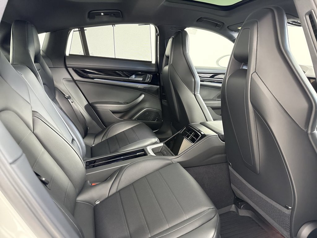 New 2026 Porsche Panamera RWD image 25