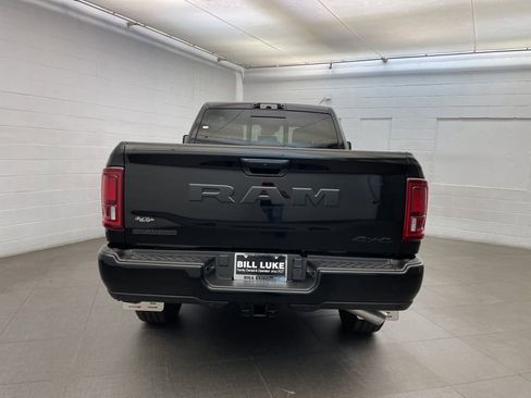 New 2026 RAM 2500 Big Horn AWD/4WD image 4