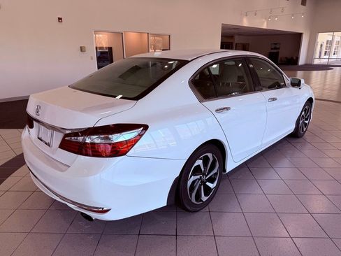 Used 2017 Honda Accord EX-L image 11