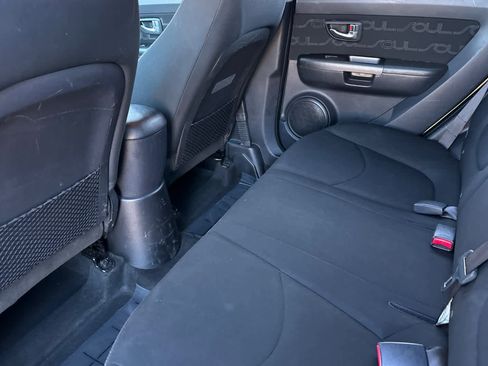 Used 2013 Kia Soul + image 4