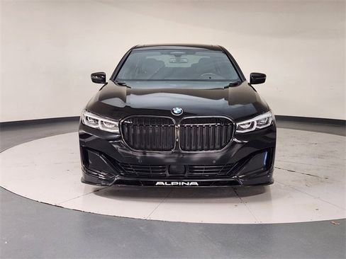 Used 2022 BMW ALPINA B7 xDrive w/ Luxury Rear Seating Package image 9