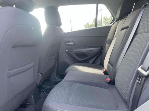 Used 2022 Chevrolet Trax LS w/ Tint and Cruise Package FWD image 9