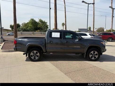 Used 2019 Toyota Tacoma TRD Sport AWD/4WD image 7