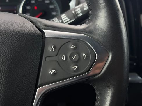 Used 2020 Chevrolet Traverse LT image 38