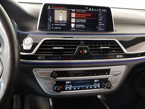 Used 2021 BMW 750i xDrive w/ Executive Package image 6