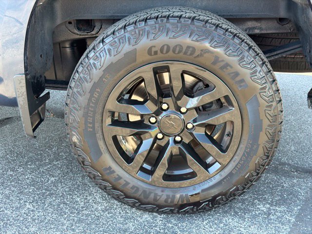 Used 2022 Chevrolet Silverado 1500 LT AWD/4WD image 8